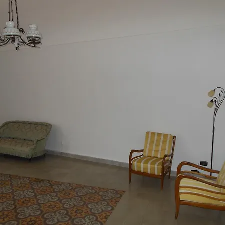 Mareluna Syracuse Room photo
