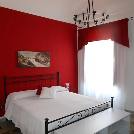Mareluna Syracuse Room photo