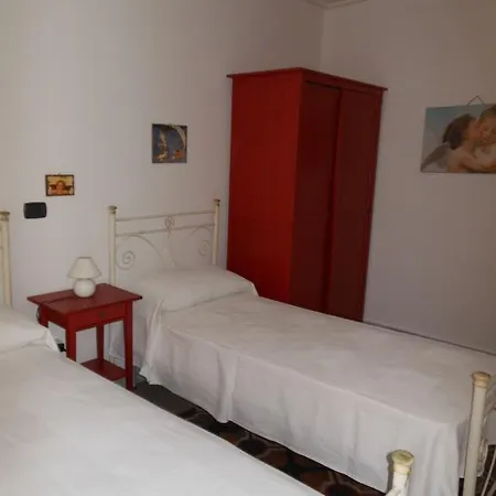 Mareluna Syracuse Room photo
